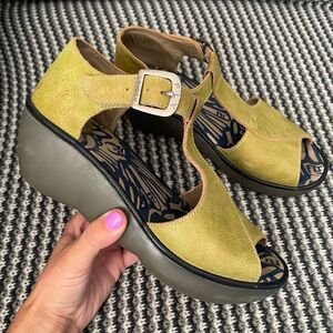 Fly London green wedge sandal women’s shoe size 7.5-8 (38)